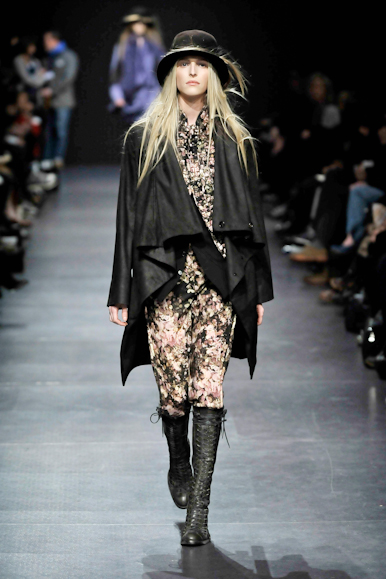 desfiles-anndemeulemeester-paris-inverno2008rtw-107