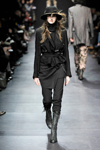 desfiles-anndemeulemeester-paris-inverno2008rtw-115