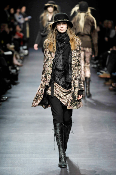 desfiles-anndemeulemeester-paris-inverno2008rtw-116