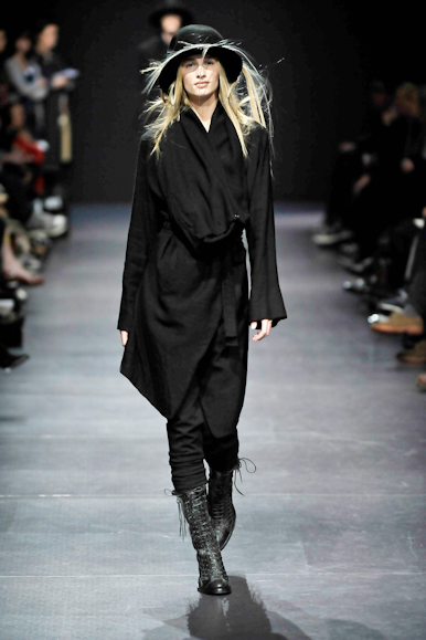 desfiles-anndemeulemeester-paris-inverno2008rtw-118