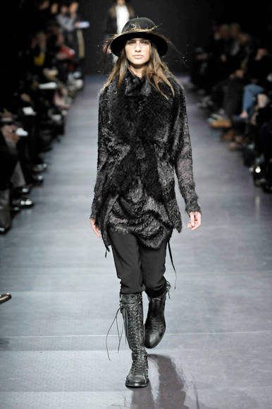 desfiles-anndemeulemeester-paris-inverno2008rtw-125