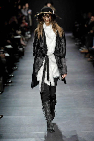desfiles-anndemeulemeester-paris-inverno2008rtw-126