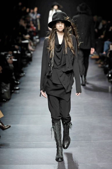 desfiles-anndemeulemeester-paris-inverno2008rtw-128