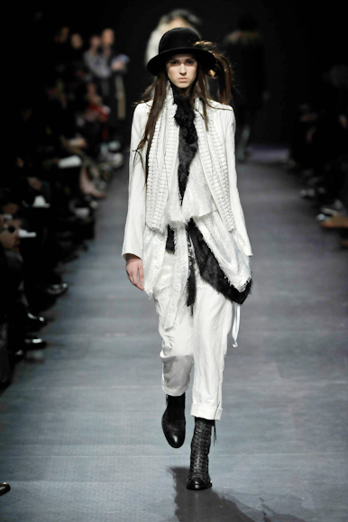 desfiles-anndemeulemeester-paris-inverno2008rtw-129