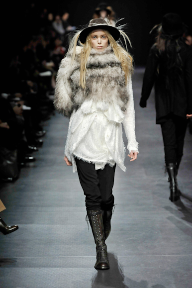 desfiles-anndemeulemeester-paris-inverno2008rtw-130