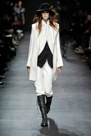 desfiles-anndemeulemeester-paris-inverno2008rtw-131