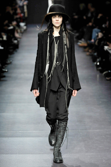 desfiles-anndemeulemeester-paris-inverno2008rtw-133