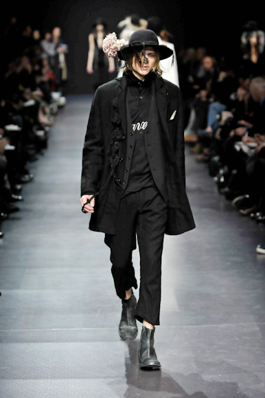desfiles-anndemeulemeester-paris-inverno2008rtw-136