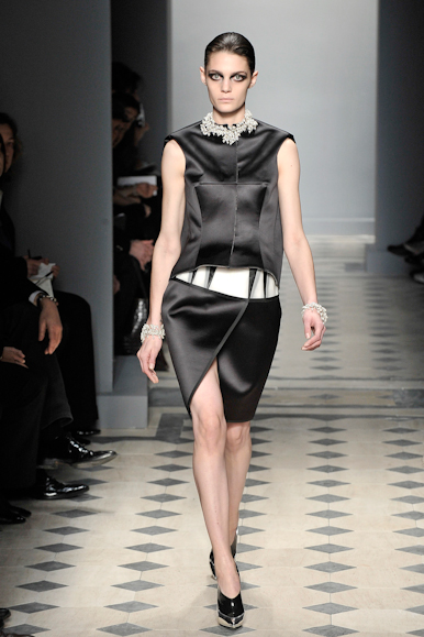 desfiles-balenciaga-paris-inverno2008rtw-110