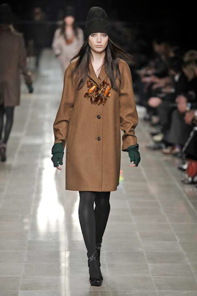 desfiles-burberryprosum-milao-inverno2008rtw-101