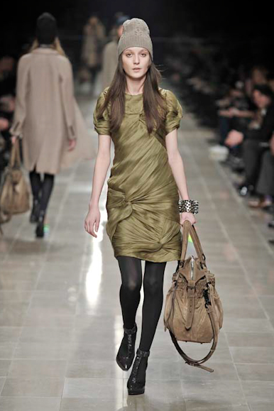 desfiles-burberryprosum-milao-inverno2008rtw-120