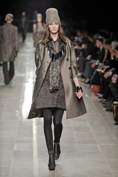 desfiles-burberryprosum-milao-inverno2008rtw-133