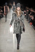 desfiles-burberryprosum-milao-inverno2008rtw-151