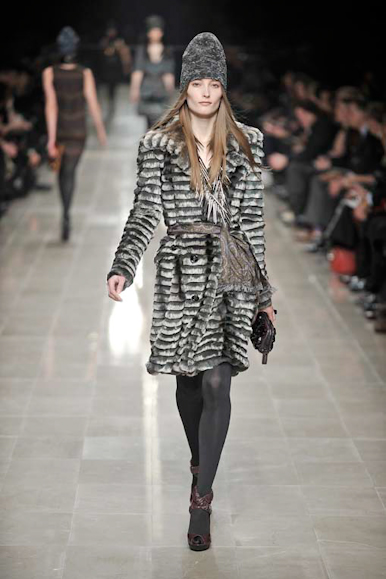 desfiles-burberryprosum-milao-inverno2008rtw-151