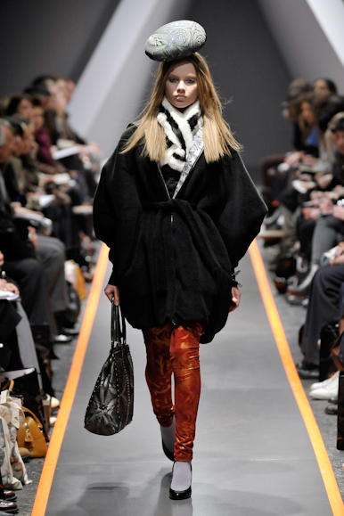 desfiles-bassobrooke-londresinverno2008rtw-117