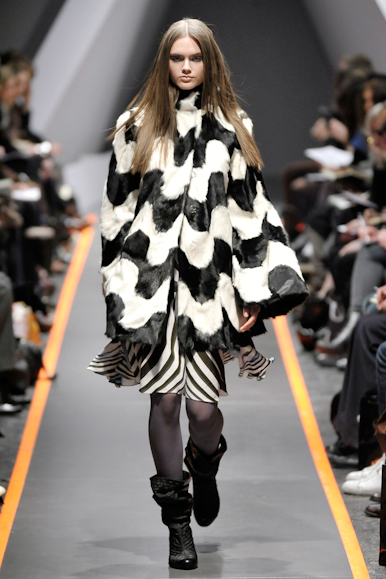 desfiles-bassobrooke-londresinverno2008rtw-126