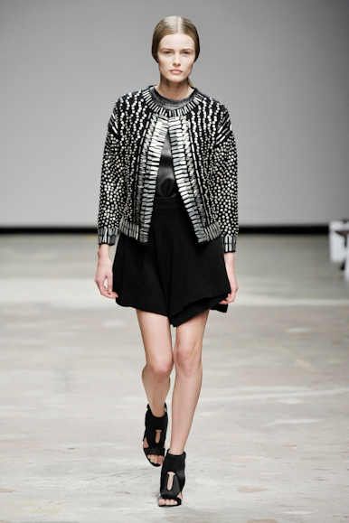 desfiles-ckane-londresinverno2008rtw-103