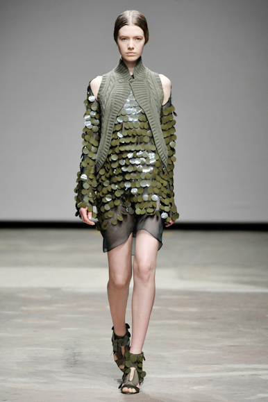 desfiles-ckane-londresinverno2008rtw-105