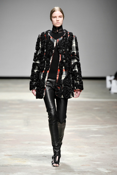 desfiles-ckane-londresinverno2008rtw-107