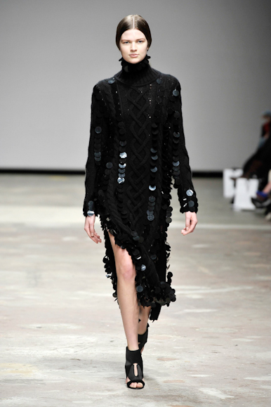 desfiles-ckane-londresinverno2008rtw-109