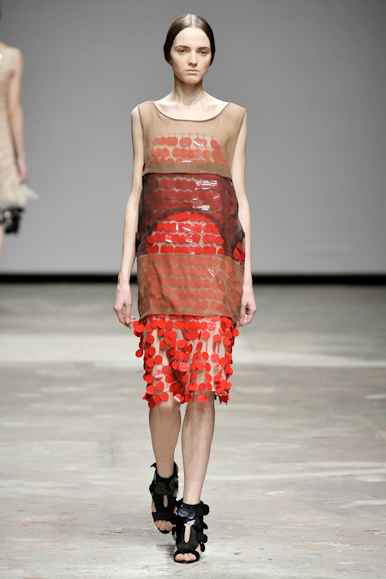 desfiles-ckane-londresinverno2008rtw-121