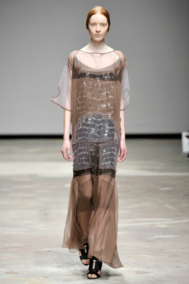 desfiles-ckane-londresinverno2008rtw-127