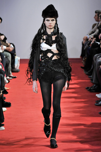 desfiles-commedesgarcons-parisinverno2008rtw-106