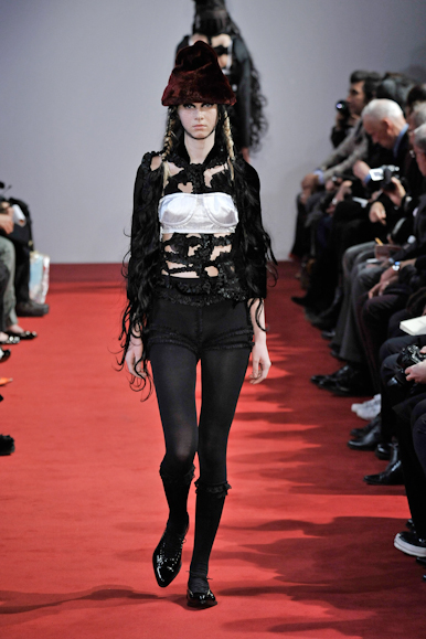 desfiles-commedesgarcons-parisinverno2008rtw-107