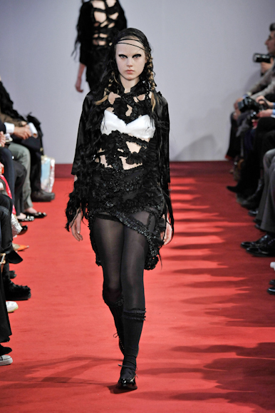 desfiles-commedesgarcons-parisinverno2008rtw-108