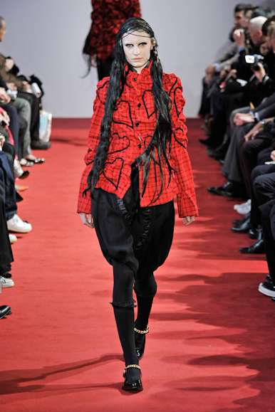 desfiles-commedesgarcons-parisinverno2008rtw-111
