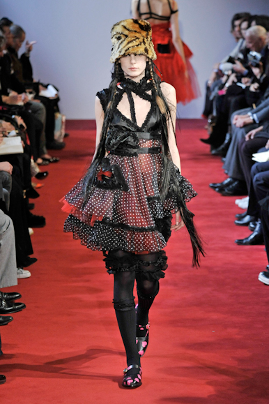 desfiles-commedesgarcons-parisinverno2008rtw-116