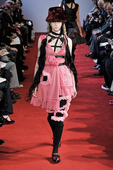 desfiles-commedesgarcons-parisinverno2008rtw-117