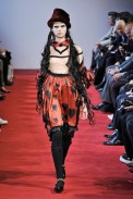 desfiles-commedesgarcons-parisinverno2008rtw-130