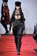 desfiles-commedesgarcons-parisinverno2008rtw-131