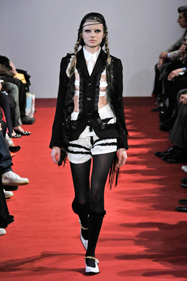 desfiles-commedesgarcons-parisinverno2008rtw-133