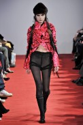 desfiles-commedesgarcons-parisinverno2008rtw-136