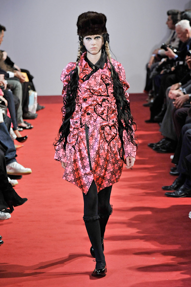 desfiles-commedesgarcons-parisinverno2008rtw-137