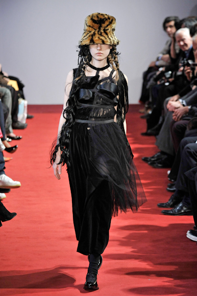 desfiles-commedesgarcons-parisinverno2008rtw-138