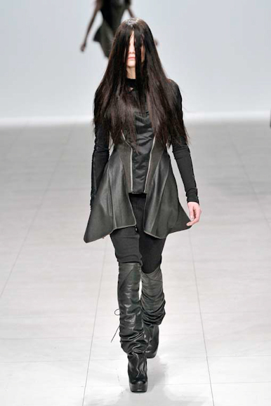 desfiles-rickowens-parisinverno2008rtw-117