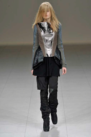 desfiles-rickowens-parisinverno2008rtw-124