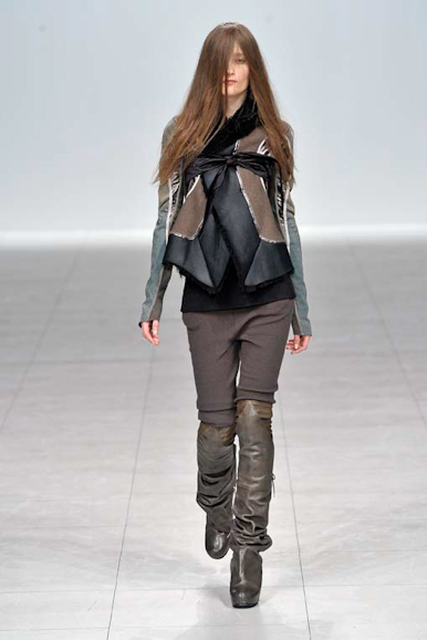 desfiles-rickowens-parisinverno2008rtw-126