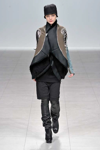 desfiles-rickowens-parisinverno2008rtw-127