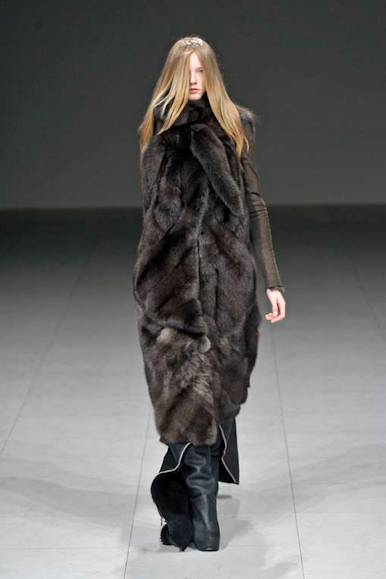 desfiles-rickowens-parisinverno2008rtw-135