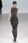 desfiles-rickowens-parisinverno2008rtw-142