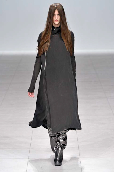 desfiles-rickowens-parisinverno2008rtw-143