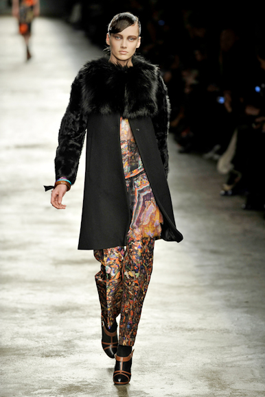desfiles-driesvannoten-parisinverno2008rtw-100