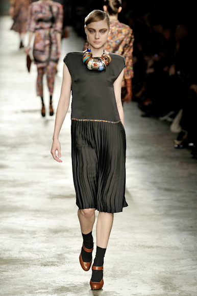 desfiles-driesvannoten-parisinverno2008rtw-106