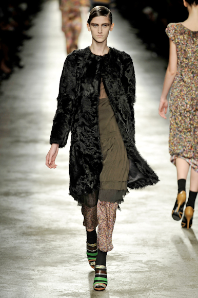 desfiles-driesvannoten-parisinverno2008rtw-113