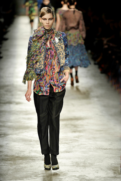 desfiles-driesvannoten-parisinverno2008rtw-137