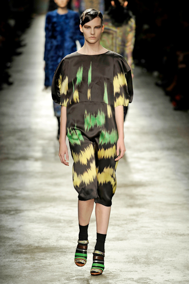desfiles-driesvannoten-parisinverno2008rtw-139